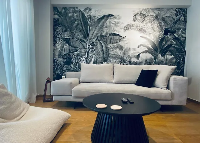Athens Riviera 2-Bed Apt & Pool Access #Unoblu