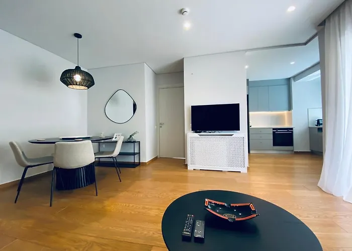 Athens Riviera 2-Bed Apt & Pool Access #Unoblu