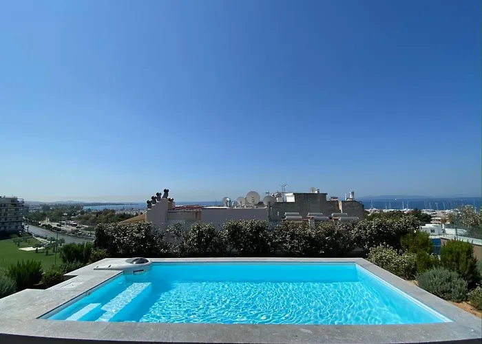Athens Riviera 2-Bed Apt & Pool Access #Unoblu
