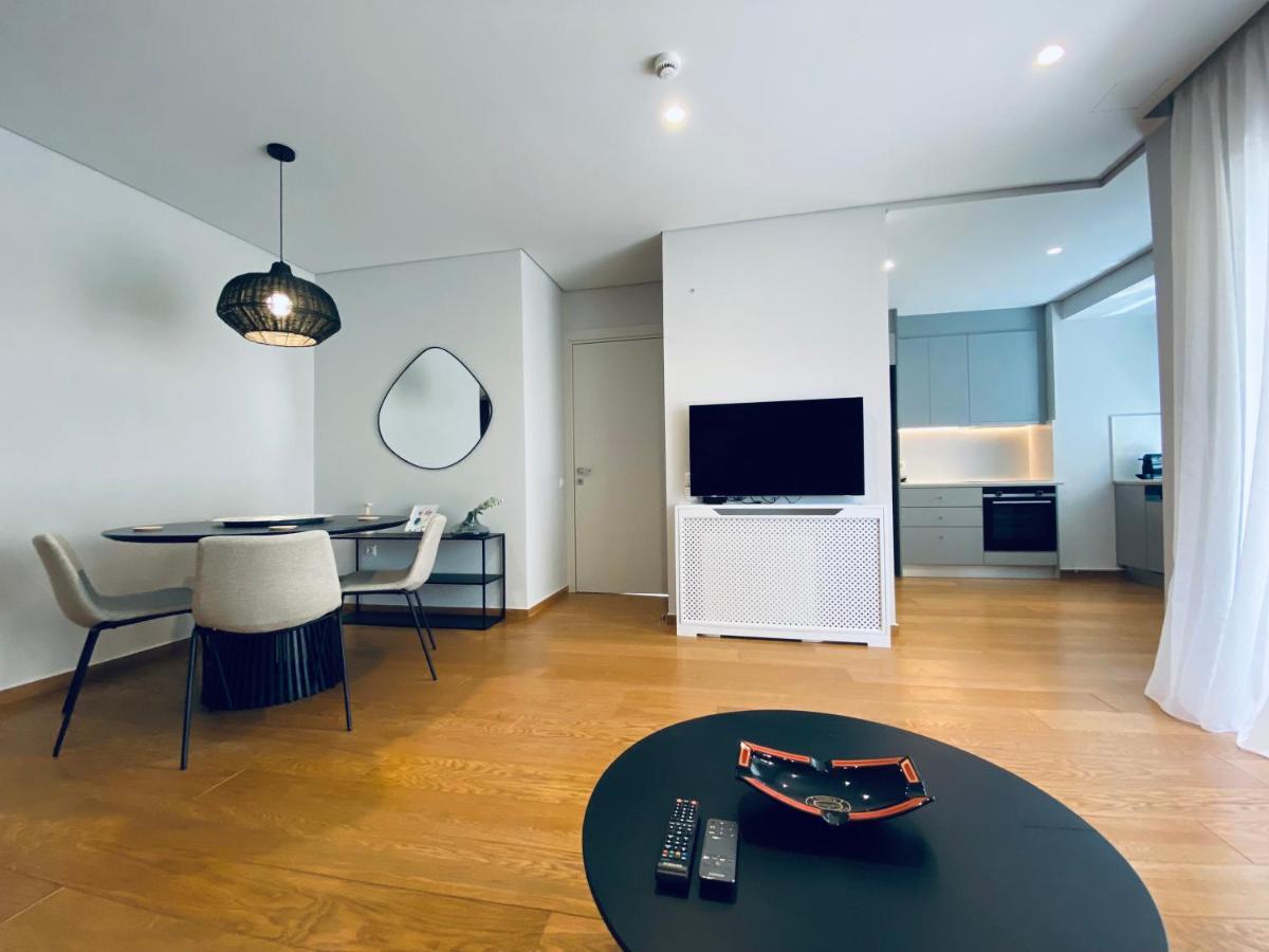 Riviera 2-bed & Pool Access #unoblu Appartement Athene