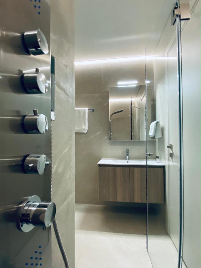Riviera 2-bed & Pool Access #unoblu Athene