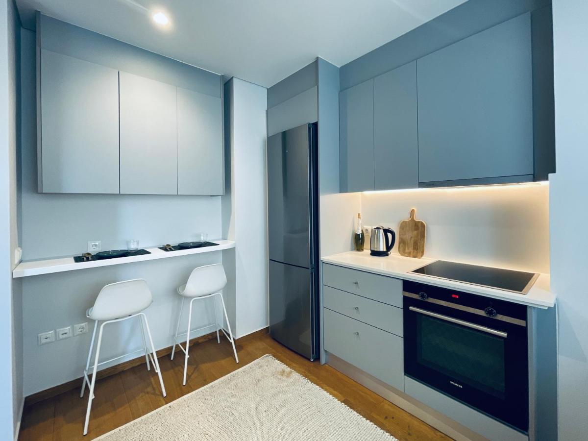 Riviera 2-bed & Pool Access #unoblu *